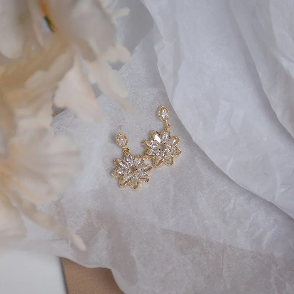 NEW 14K Gold Plated Diamond Snowflake Flower Earrings